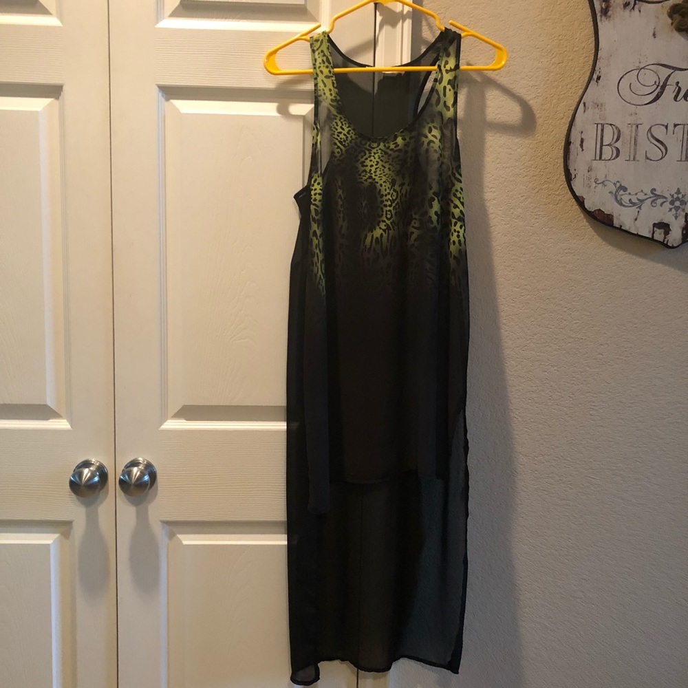 LUSH top - Picture 2 of 5